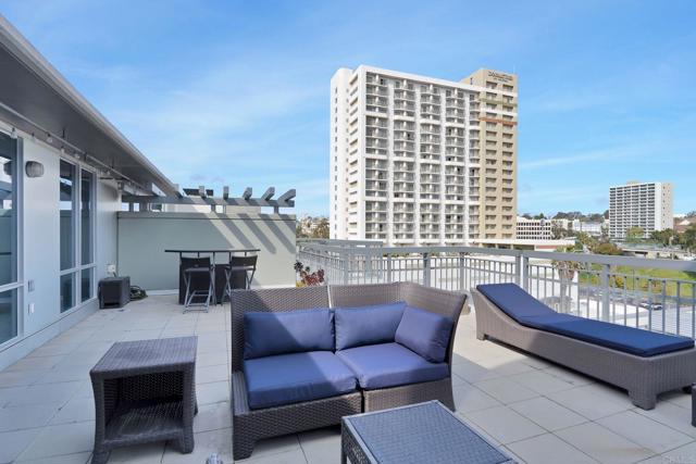 Detail Gallery Image 6 of 54 For 1580 Union St #706,  San Diego,  CA 92101 - 2 Beds | 2 Baths