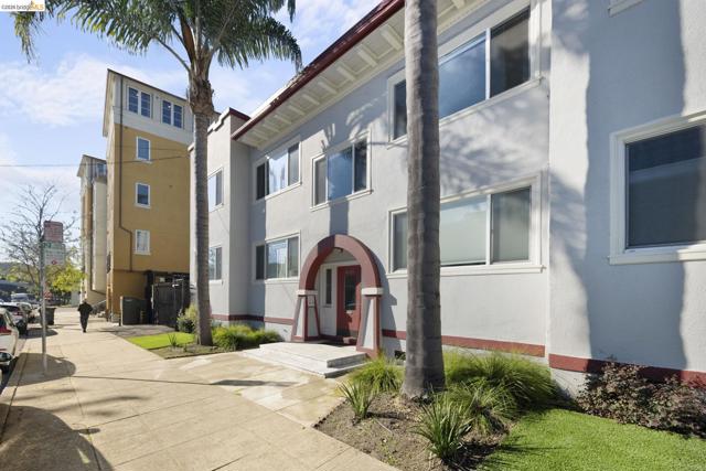 Image 6 of 42 For 4045 Manila Ave