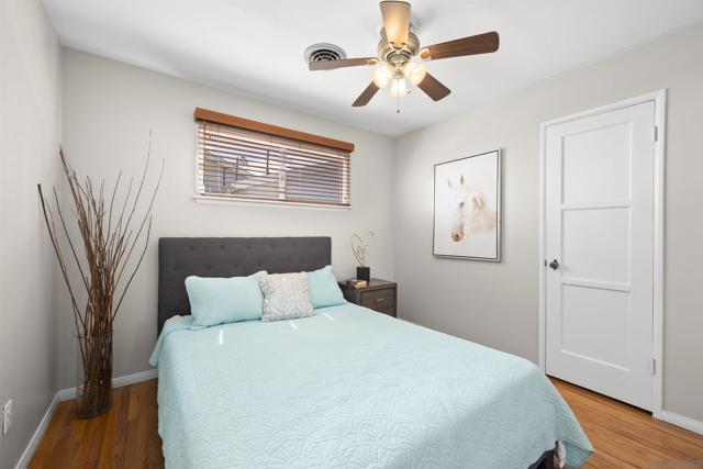 3833 Tomahawk Ln, San Diego CA: https://media.crmls.org/mediaz/3eb4a717-0f7f-4f96-9cb7-c5929384c1c3.jpg