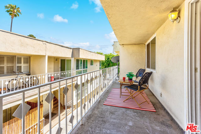 563 E Hazel Street, Inglewood CA: https://media.crmls.org/mediaz/3eb4e82a-77d7-48ce-95f8-d22ca6193fdf.jpg