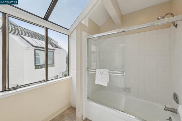 68 Mozden Ln, Pleasant Hill CA: https://media.crmls.org/mediaz/3eb5621a-b068-4512-8cdc-e8c256f98130.jpg