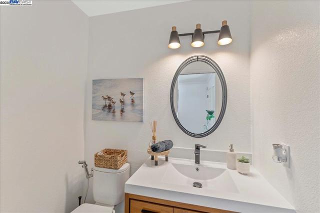 968 Huntington Terrace, Fremont CA: https://media.crmls.org/mediaz/3eb5b9ed-a1aa-44f9-a67b-c14dbc3cf190.jpg