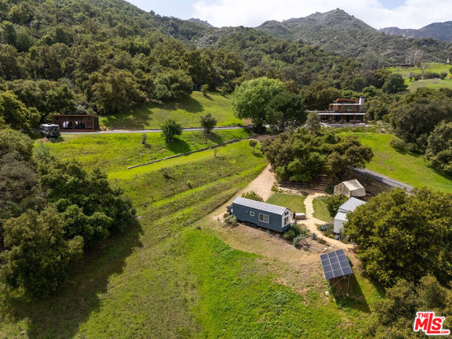 22575 Monte Vista Drive, Topanga CA: https://media.crmls.org/mediaz/3eb5f218-5129-4f89-9981-88aa6a7278b4.jpg
