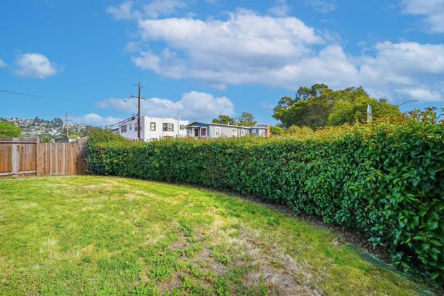 7876 Bancroft Avenue, Oakland CA: https://media.crmls.org/mediaz/3eb648c3-8e37-43d6-8b6f-aaca63e16a66.jpg