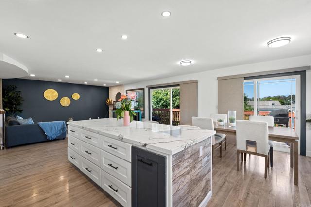 2548 Katherine Court, El Cajon CA: https://media.crmls.org/mediaz/3eb65b4d-f9ae-452d-8937-3d6e76dd1e50.jpg