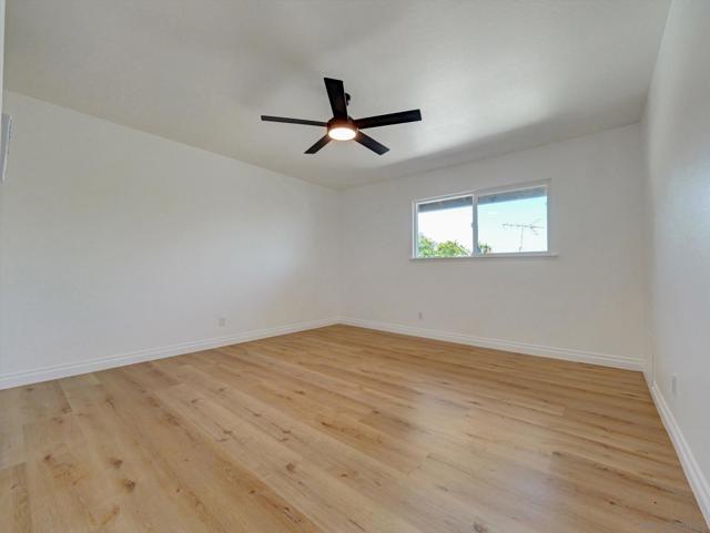 995 Bluecrest St, Corona CA: https://media.crmls.org/mediaz/3eb676e5-22dc-4e58-8274-fa663648a6ef.jpg