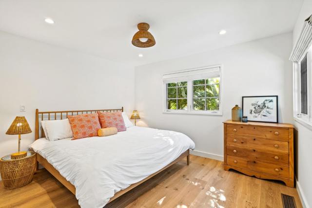 0 2NW of 13th, Carmel CA: https://media.crmls.org/mediaz/3eb6bc57-ef19-4165-9028-5701142e6254.jpg