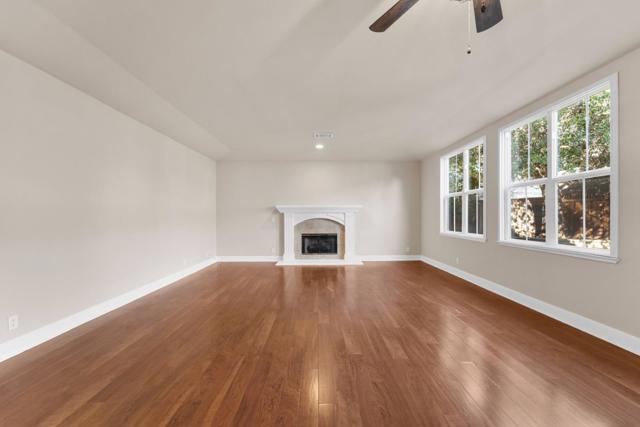 9652 Cooper Place, Gilroy CA: https://media.crmls.org/mediaz/3eb6c4ba-ec21-4bb4-957f-b1827fdab522.jpg