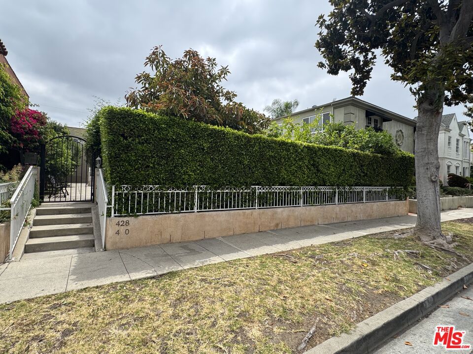 428 S DOHENY Drive #430 1/2