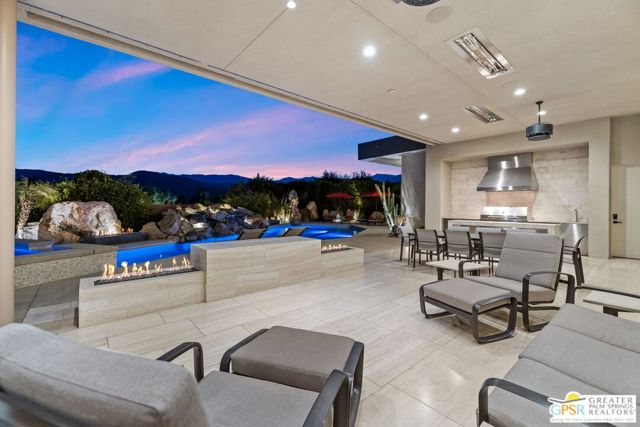 1 Sterling Ridge Drive, Rancho Mirage CA: https://media.crmls.org/mediaz/3eb7ae66-eb98-4a54-9ba0-0dd9b1730659.jpg