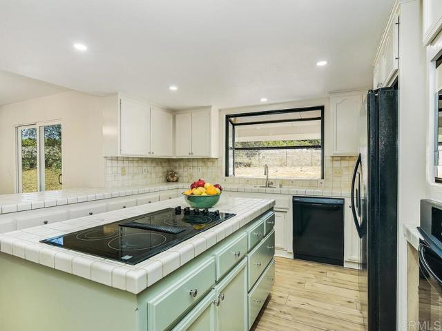 Detail Gallery Image 19 of 65 For 2844 Live Oak Park Rd, Fallbrook,  CA 92028 - 4 Beds | 2/1 Baths
