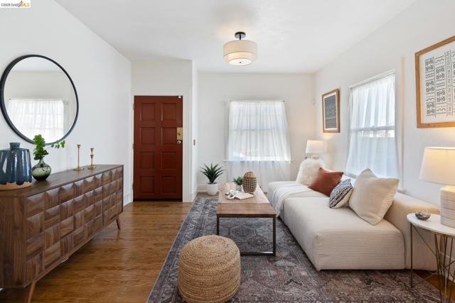 Image 5 of 38 For 812 19th St  