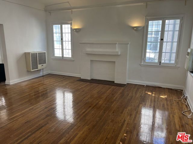 741 S Mansfield Avenue, Los Angeles CA: https://media.crmls.org/mediaz/3eb8556d-d098-48dd-bdf8-403ea8c07c08.jpg