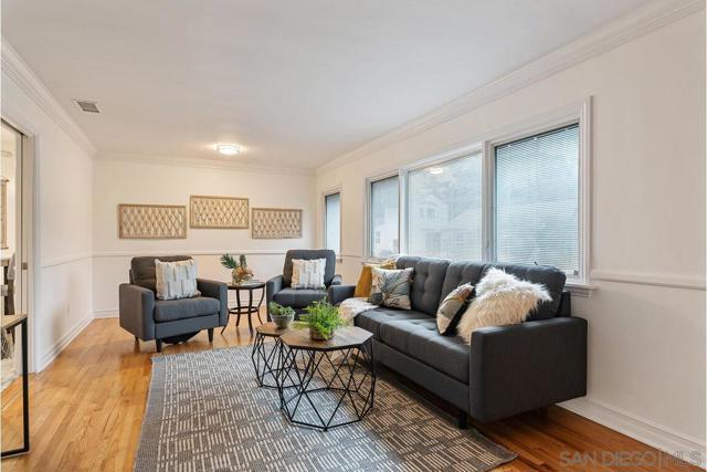 4452 Revillo Dr, San Diego CA: https://media.crmls.org/mediaz/3eb881a2-9dfa-4334-ad7e-f374dddc2088.jpg