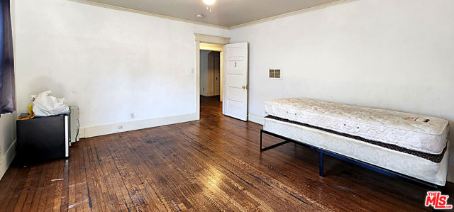 1130 S Hoover Street, Los Angeles CA: https://media.crmls.org/mediaz/3eb8ce31-e117-43ac-b12f-39d0cc8a5c01.jpg