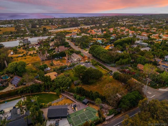 661 Union, Encinitas CA: https://media.crmls.org/mediaz/3eb961b5-1be0-4135-b0a1-5d0ee2e9e979.jpg