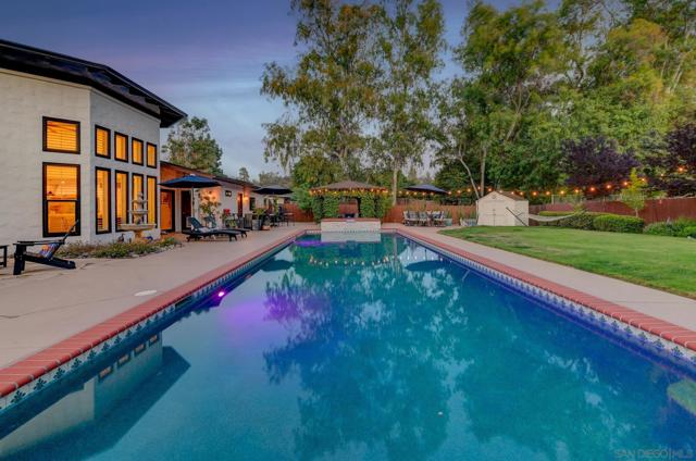 13555 Sagewood Dr, Poway CA: https://media.crmls.org/mediaz/3eb97634-4556-4c91-8e4d-78e9156a6f7c.jpg