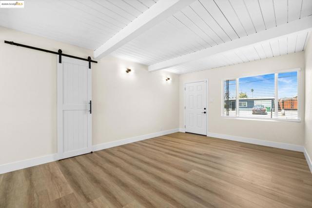 716 Williams Dr, Richmond CA: https://media.crmls.org/mediaz/3eb97a1d-725a-49b8-a98c-f78553fbbaff.jpg