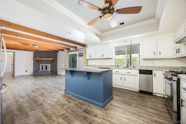 26463 Hamre Pl, Hemet CA: https://media.crmls.org/mediaz/3eb9d055-3831-42f7-a82c-3acd3aef89ac.jpg