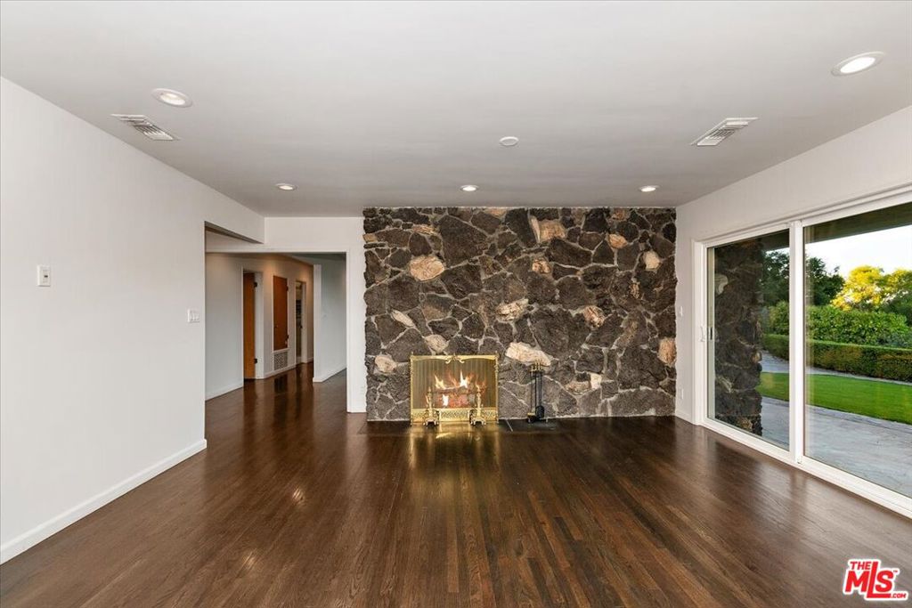 15451 Longbow DriveSherman Oaks img 51