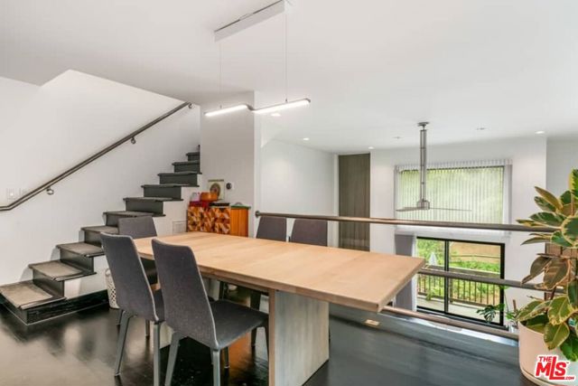 2415 Laurel Pass / Bypass, Los Angeles CA: https://media.crmls.org/mediaz/3eb9dc9e-260b-4eab-8922-b7bae94a113a.jpg