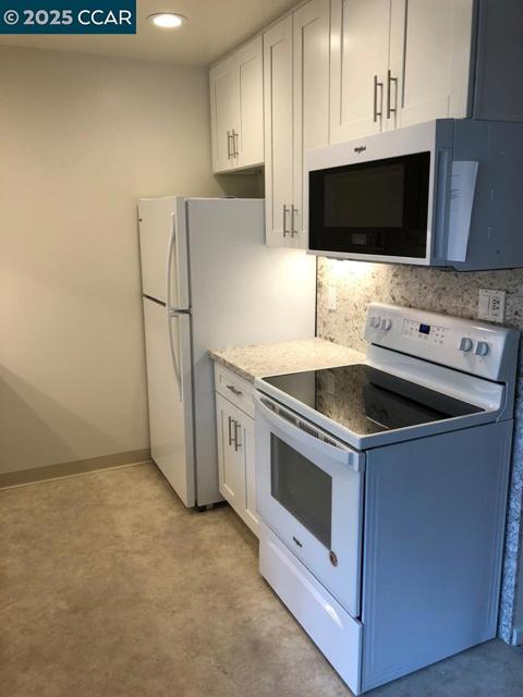 1195 Saranap Ave, Walnut Creek CA: https://media.crmls.org/mediaz/3eba6a82-c52b-4be8-9fdb-e5cb241487b0.jpg