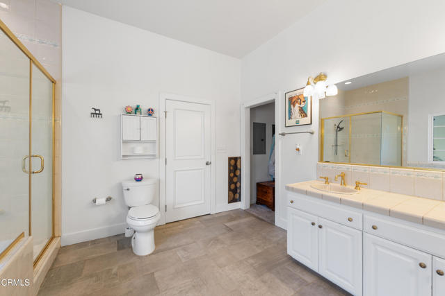 4850 N Moorpark Road, Thousand Oaks CA: https://media.crmls.org/mediaz/3ebadd01-8f30-4d4c-9b18-b5611af8eb3b.jpg