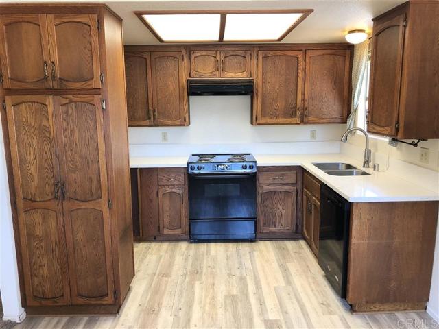 Detail Gallery Image 9 of 23 For 1341 S Juniper St #C,  Escondido,  CA 92025 - 2 Beds | 1/1 Baths