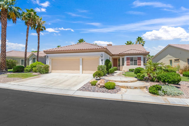 40259 Calle Cancun, Indio CA: https://media.crmls.org/mediaz/3ebd93c9-efc8-48a8-a4e6-c16ae85b0770.jpg