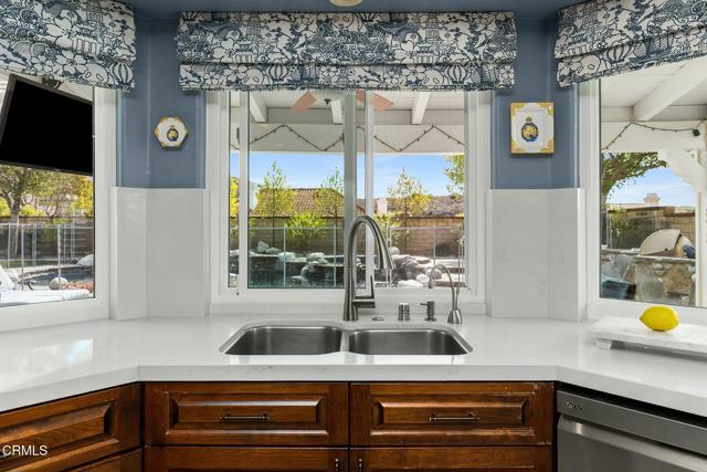 Image 17 of 52 For 5580 Bromely Drive