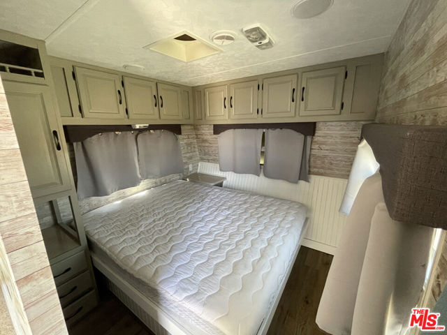55 E Avenue D4, Lancaster CA: https://media.crmls.org/mediaz/3ebe3b18-20f8-415e-ba35-5f58e54cf8a6.jpg