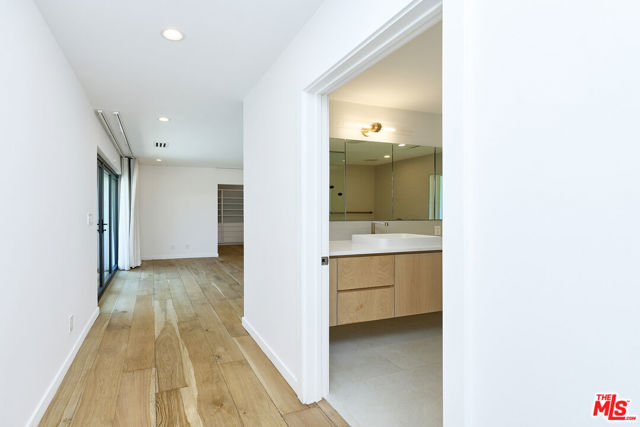 310 Beloit Avenue, Los Angeles CA: https://media.crmls.org/mediaz/3ebe8e4a-ae13-40ea-b3e4-05bb0dc91a76.jpg