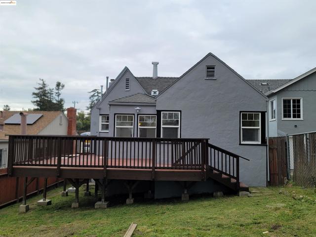 3504 68Th Ave, Oakland CA: https://media.crmls.org/mediaz/3ebedb71-e0a8-4af2-9fa5-c97f020879a3.jpg