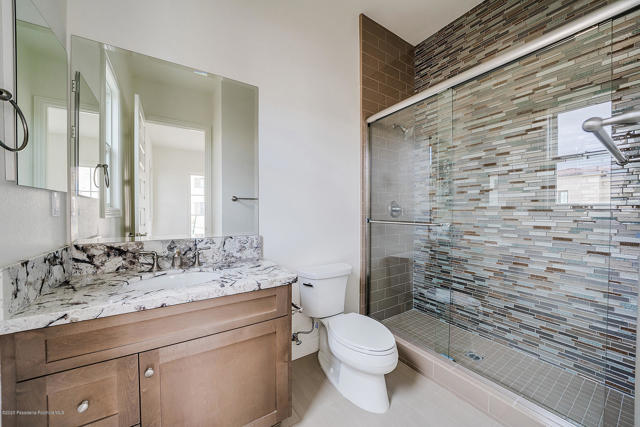Detail Gallery Image 14 of 39 For 20156 W Cromwell Way, Porter Ranch,  CA 91326 - 5 Beds | 5/1 Baths
