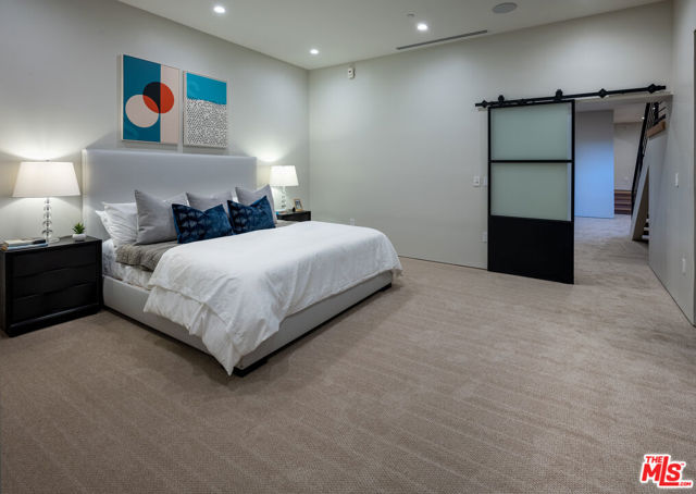 8356 W 4th Street, Los Angeles CA: https://media.crmls.org/mediaz/3ebff100-a6c3-42ec-9754-cd1dcfd7b602.jpg