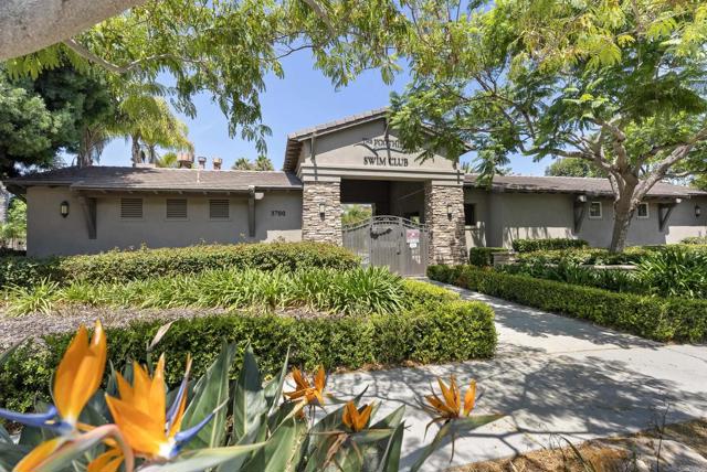 3619 N Fork Ave, Carlsbad CA: https://media.crmls.org/mediaz/3ec111b0-dee6-4934-8d4c-a5496d18a39b.jpg