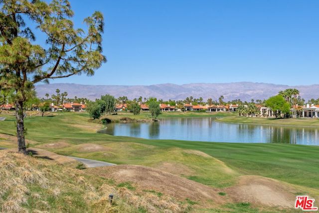 57766 Interlachen, La Quinta CA: https://media.crmls.org/mediaz/3ec2082f-f898-46e1-b628-f193520d415b.jpg