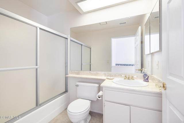 1475 Clayton Way, Simi Valley CA: https://media.crmls.org/mediaz/3ec23f4e-0d30-4769-921a-ecc48fc71910.jpg