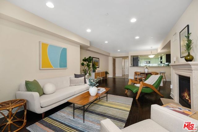 1353 N Fuller Avenue, Los Angeles CA: https://media.crmls.org/mediaz/3ec2ac85-90c0-4412-b353-5f7c732f54c4.jpg