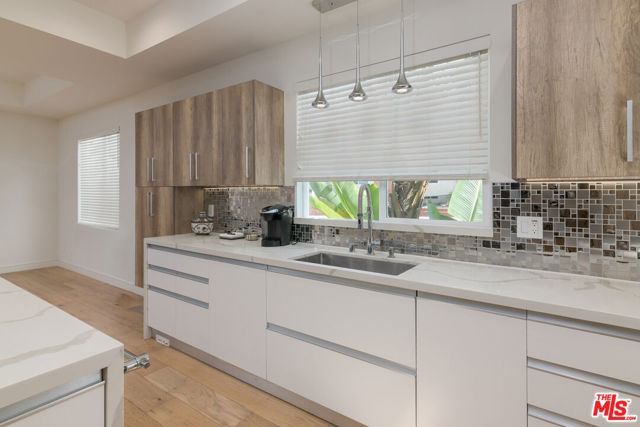 2022 Harriman Lane, Redondo Beach, California 90278, 5 Bedrooms Bedrooms, ,4 BathroomsBathrooms,Residential,Sold,Harriman,24456453