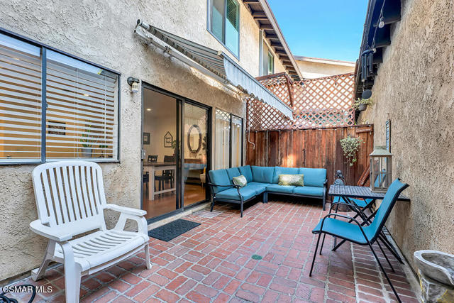8235 Mason Avenue, Winnetka CA: https://media.crmls.org/mediaz/3ec4bb6e-935c-44ec-8014-186925fe3f4a.jpg