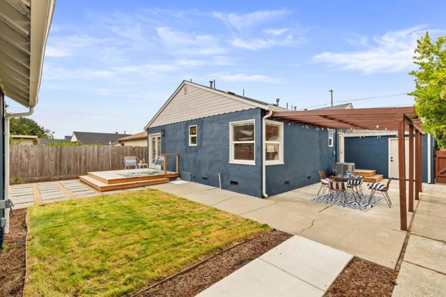 21476 Orange Avenue, Castro Valley CA: https://media.crmls.org/mediaz/3ec5b179-2088-4f88-be63-40983a6d11fe.jpg