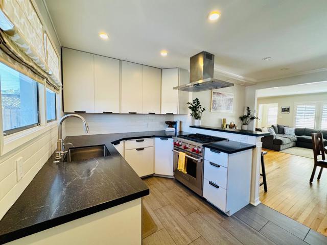 1639 Cypress Avenue, San Mateo CA: https://media.crmls.org/mediaz/3ec5c271-389b-4644-b2c2-9ee4e2869630.jpg