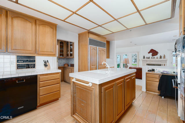11848 Presilla Road, Camarillo CA: https://media.crmls.org/mediaz/3ec6683e-2a3f-4d92-bce9-4db97b179643.jpg