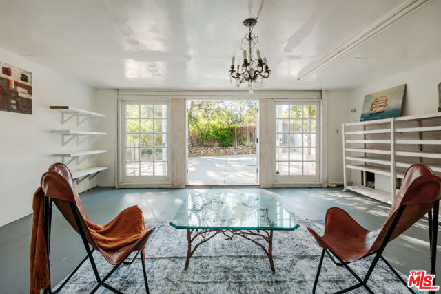 21316 Encina Road, Topanga CA: https://media.crmls.org/mediaz/3ec68fde-5ddc-445f-94ed-d2b772c32f35.jpg