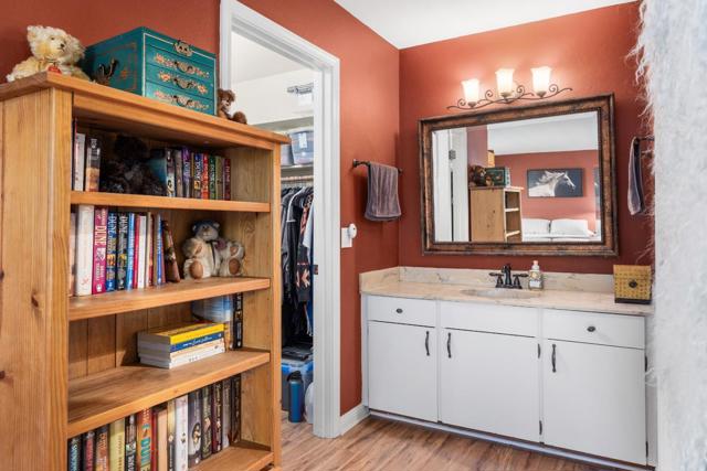 176 Crestview Court, Watsonville CA: https://media.crmls.org/mediaz/3ec7a3b0-ae35-4307-947a-56b43a396320.jpg