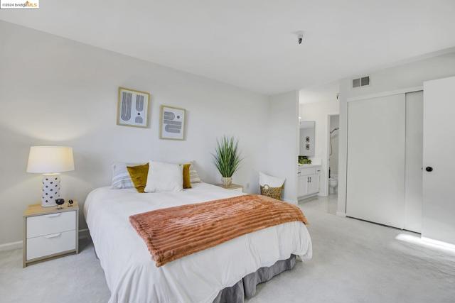 Image 20 of 59 For 545 Pierce St  2112