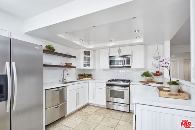 24 Westwind Street, Marina del Rey CA: https://media.crmls.org/mediaz/3ec803cc-bd1b-449f-961c-7f8c6ea3d5cf.jpg