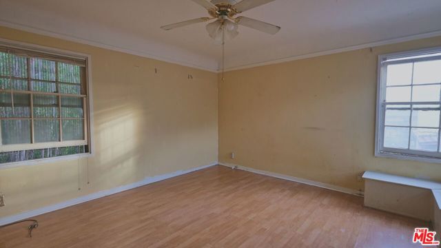 1722 Bel Aire Drive, Glendale CA: https://media.crmls.org/mediaz/3ec8280e-2b22-426a-b4b2-3040e78bff56.jpg