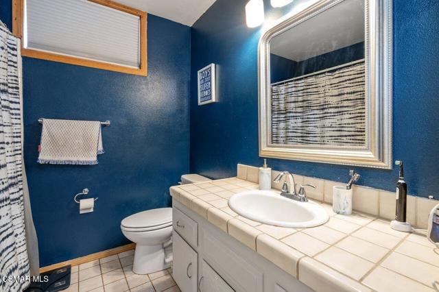 1076 Calle Contento, Thousand Oaks CA: https://media.crmls.org/mediaz/3ec909fe-e7ed-48b1-b37b-29a16f3e7830.jpg